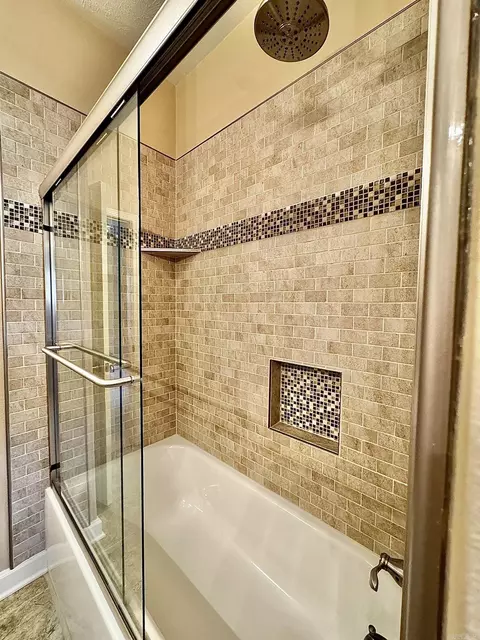 Bath - 27 Berry Patch Dr, Cabot, AR 72023 photo 9 of 12