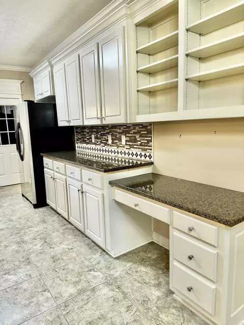 Kitchen - 27 Berry Patch Dr, Cabot, AR 72023 photo 3 of 5