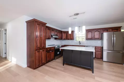 Kitchen - 403 Wanda Ln, Benton, AR 72015 photo 1 of 6