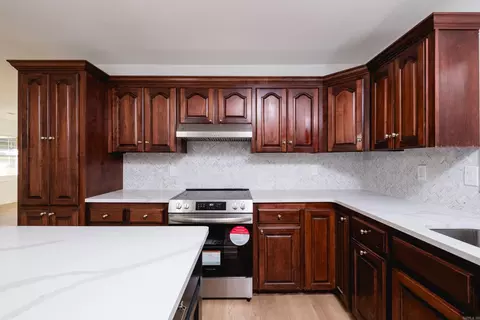 Kitchen - 403 Wanda Ln, Benton, AR 72015 photo 5 of 6