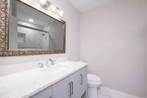 Bath - 403 Wanda Ln, Benton, AR 72015 photo 1 of 3