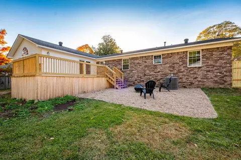 Exterior - 403 Wanda Ln, Benton, AR 72015 photo 5 of 10