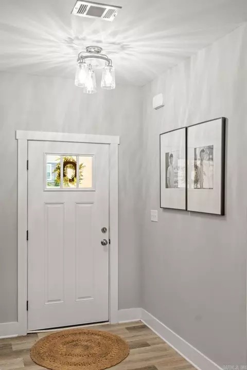 Entry Way - 25 Canten Cv, Greenbrier, AR 72058 photo 4 of 7