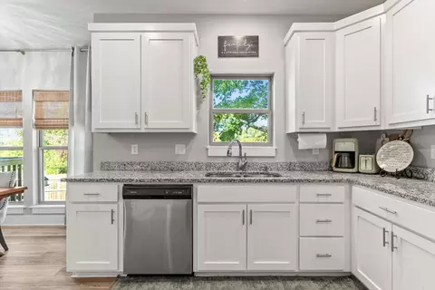 Kitchen - 25 Canten Cv, Greenbrier, AR 72058 photo 6 of 6