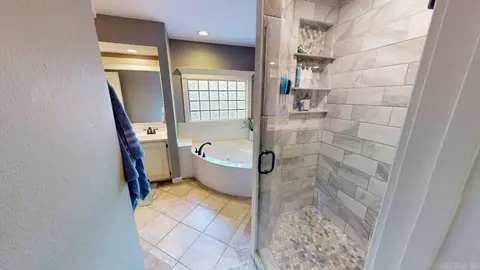 Bath - 3020 Ashley Dr, Conway, AR 72034 photo 7 of 9