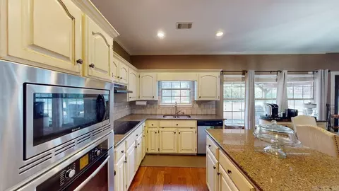 Kitchen - 3020 Ashley Dr, Conway, AR 72034 photo 4 of 5