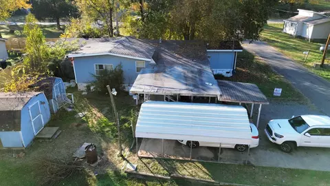 2 Pine St, Conway, AR 72032 photo 2