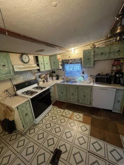 2 Pine St, Conway, AR 72032 photo 5