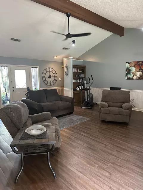 Living - 27 Pointer Dr, Little Rock, AR 72202 photo 1 of 2