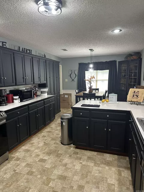Kitchen - 27 Pointer Dr, Little Rock, AR 72202 photo 1 of 5
