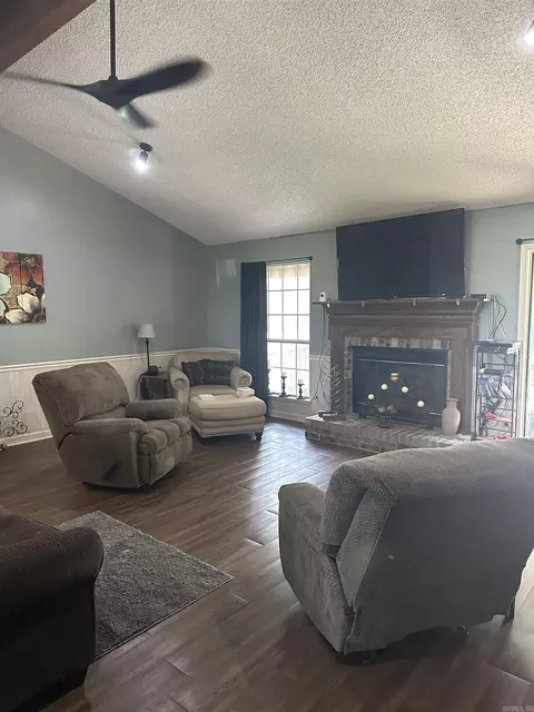 Living - 27 Pointer Dr, Little Rock, AR 72202 photo 2 of 2