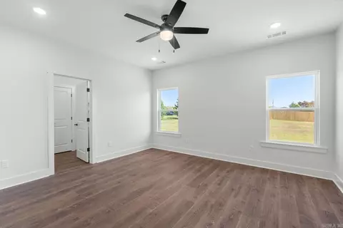 Bedroom - 26 High Pt, Greenbrier, AR 72058 photo 3 of 4