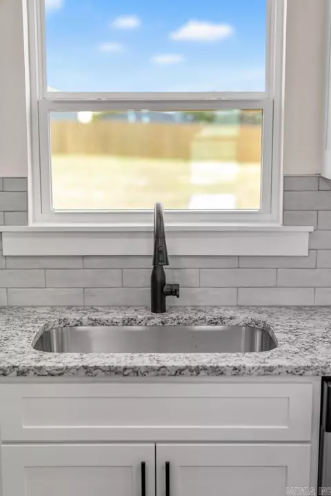Kitchen - 26 High Pt, Greenbrier, AR 72058 photo 5 of 6