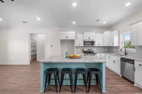 Kitchen - 26 High Pt, Greenbrier, AR 72058 photo 1 of 6