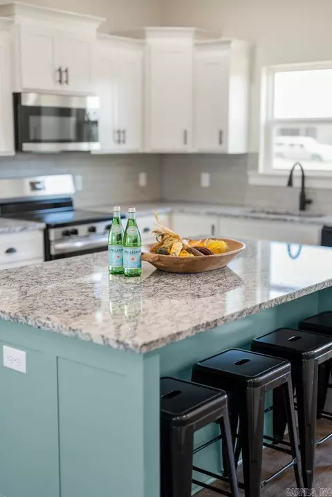 Kitchen - 26 High Pt, Greenbrier, AR 72058 photo 6 of 6