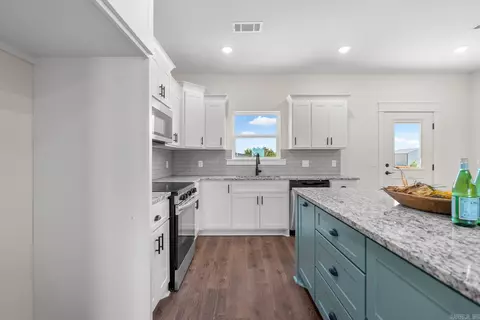 Kitchen - 26 High Pt, Greenbrier, AR 72058 photo 2 of 6