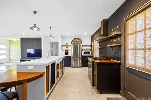 Kitchen - 615 S Richards St, Benton, AR 72015 photo 3 of 6