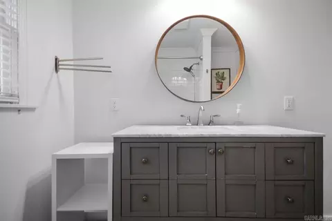 Bath - 615 S Richards St, Benton, AR 72015 photo 4 of 4