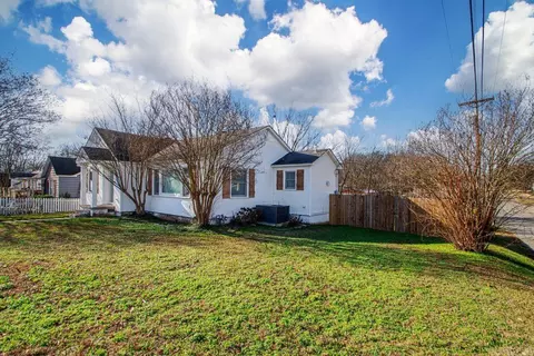 Exterior - 615 S Richards St, Benton, AR 72015 photo 5 of 7