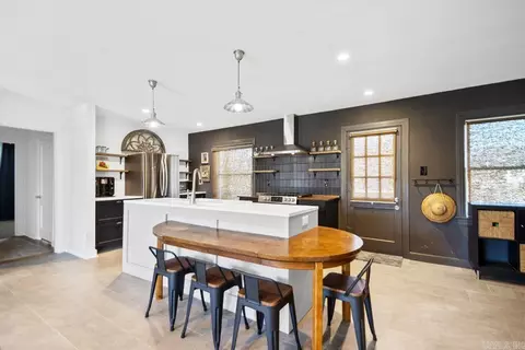 Kitchen - 615 S Richards St, Benton, AR 72015 photo 2 of 6