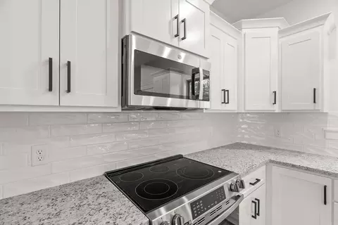 Kitchen - 85 Turkey Roost Dr, Quitman, AR 72131 photo 3 of 6