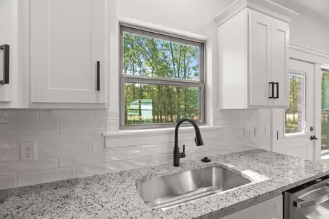 Kitchen - 85 Turkey Roost Dr, Quitman, AR 72131 photo 5 of 6