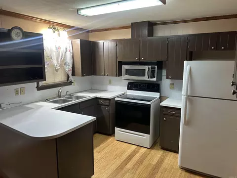 1300 Avondale, Pine Bluff, AR 71601 photo 2