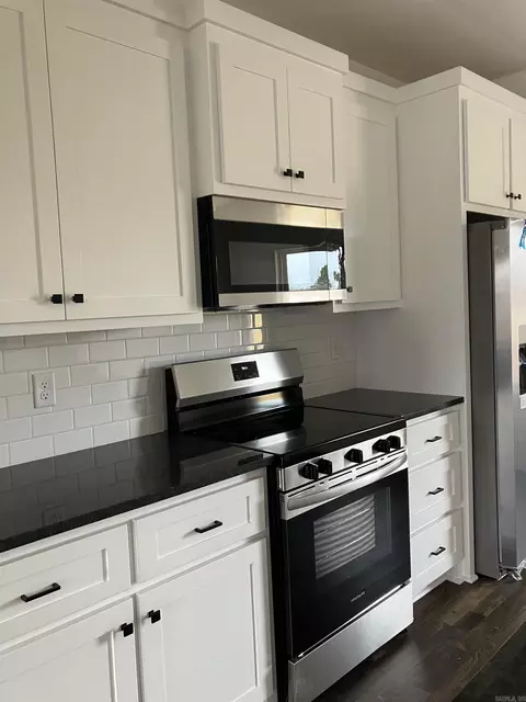 Kitchen - 204 S Apple St, Beebe, AR 72012 photo 3 of 4