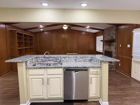 Living - 5903 Hampton Pkwy, Pine Bluff, AR 71603 photo 1 of 6