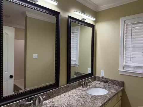 Bath - 5903 Hampton Pkwy, Pine Bluff, AR 71603 photo 2 of 3