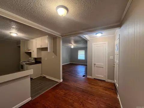 Entry Way - 707 Sunset Dr, Benton, AR 72015 photo 1 of 4