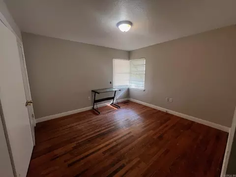 Bedroom - 707 Sunset Dr, Benton, AR 72015 photo 4 of 6