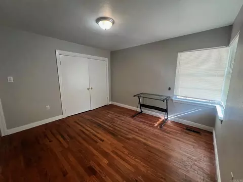 Bedroom - 707 Sunset Dr, Benton, AR 72015 photo 5 of 6