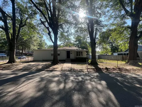 Exterior - 707 Sunset Dr, Benton, AR 72015 photo 2 of 3