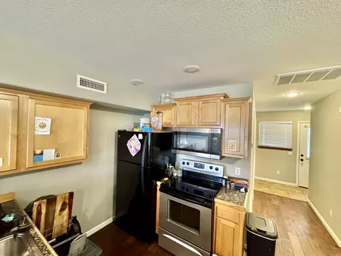 Kitchen - 604 Frances Cove Apts A-d, Mountain View, AR 72560 photo 3 of 7