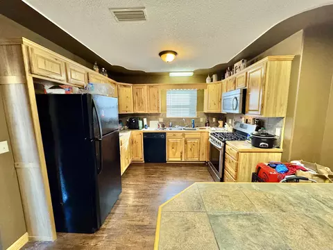 Kitchen - 604 Frances Cove Apts A-d, Mountain View, AR 72560 photo 5 of 7