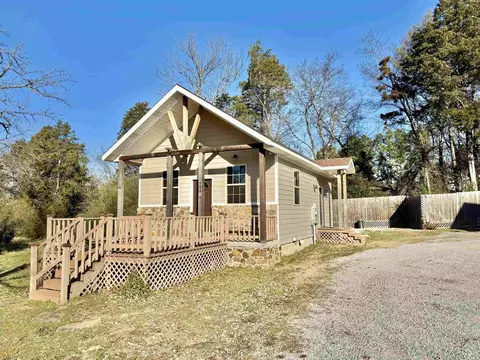 Exterior - 604 Frances Cove Apts A-d, Mountain View, AR 72560 photo 2 of 4