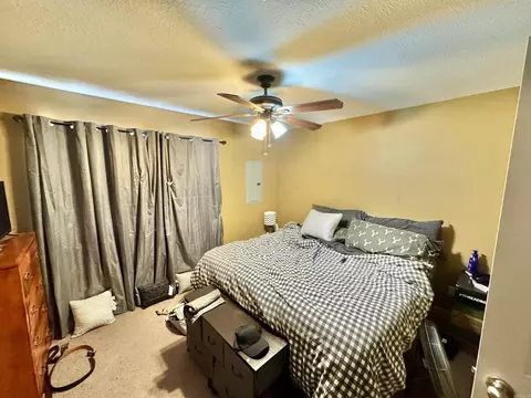 Bedroom - 604 Frances Cove Apts A-d, Mountain View, AR 72560 photo 9 of 14