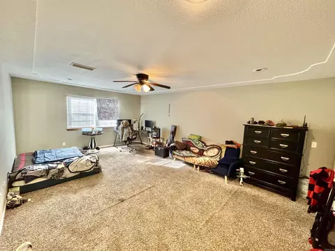 Bedroom - 604 Frances Cove Apts A-d, Mountain View, AR 72560 photo 6 of 14