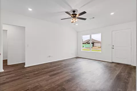 Living - 121 Powder River Dr, Beebe, AR 72012 photo 1 of 5