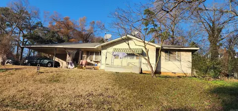 215 W Spring St, Ola, AR 72853