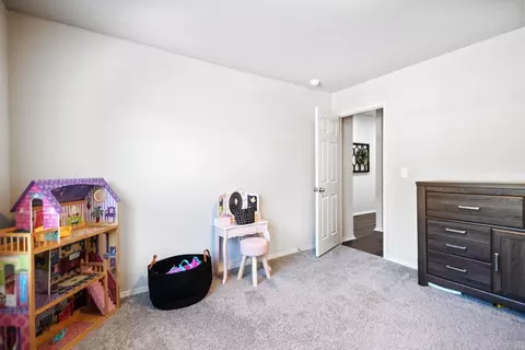 Bedroom - 1998 Milburn Dr, Benton, AR 72015 photo 2 of 3
