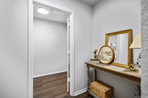 Entry Way - 1998 Milburn Dr, Benton, AR 72015 photo 1 of 1