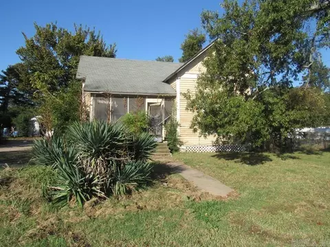 318 Depot St, Lonoke, AR 72086