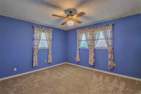 Bedroom - 3407 S 65 Hwy, Pine Bluff, AR 71601 photo 6 of 8
