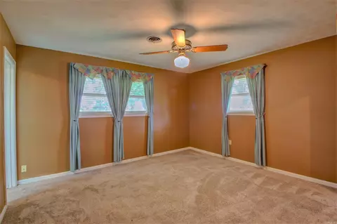 Bedroom - 3407 S 65 Hwy, Pine Bluff, AR 71601 photo 3 of 8