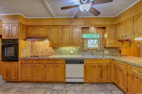Kitchen - 3407 S 65 Hwy, Pine Bluff, AR 71601 photo 2 of 2