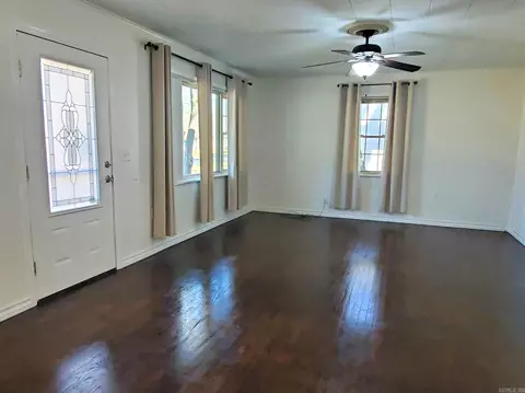 Living - 1010 Sutherland Ave, Mena, AR 71953 photo 1 of 6