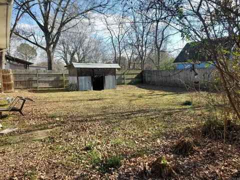 Exterior - 1010 Sutherland Ave, Mena, AR 71953 photo 4 of 6