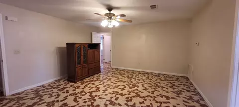 Living - 305 Pine St, Patterson, AR 72123 photo 1 of 4